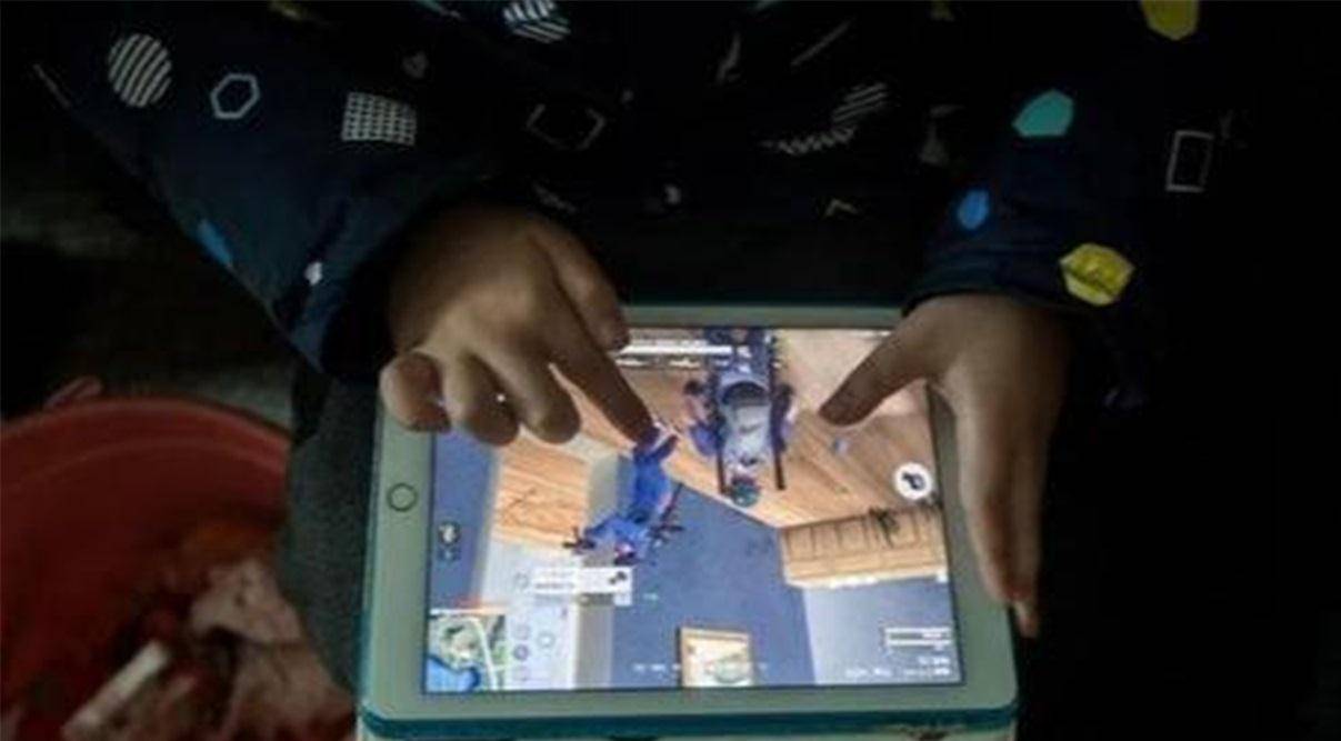 ‘BJL平台集团’
熊孩子为买游戏里的玛莎拉蒂 全部家当浪费一空 全家只剩100元(图5)